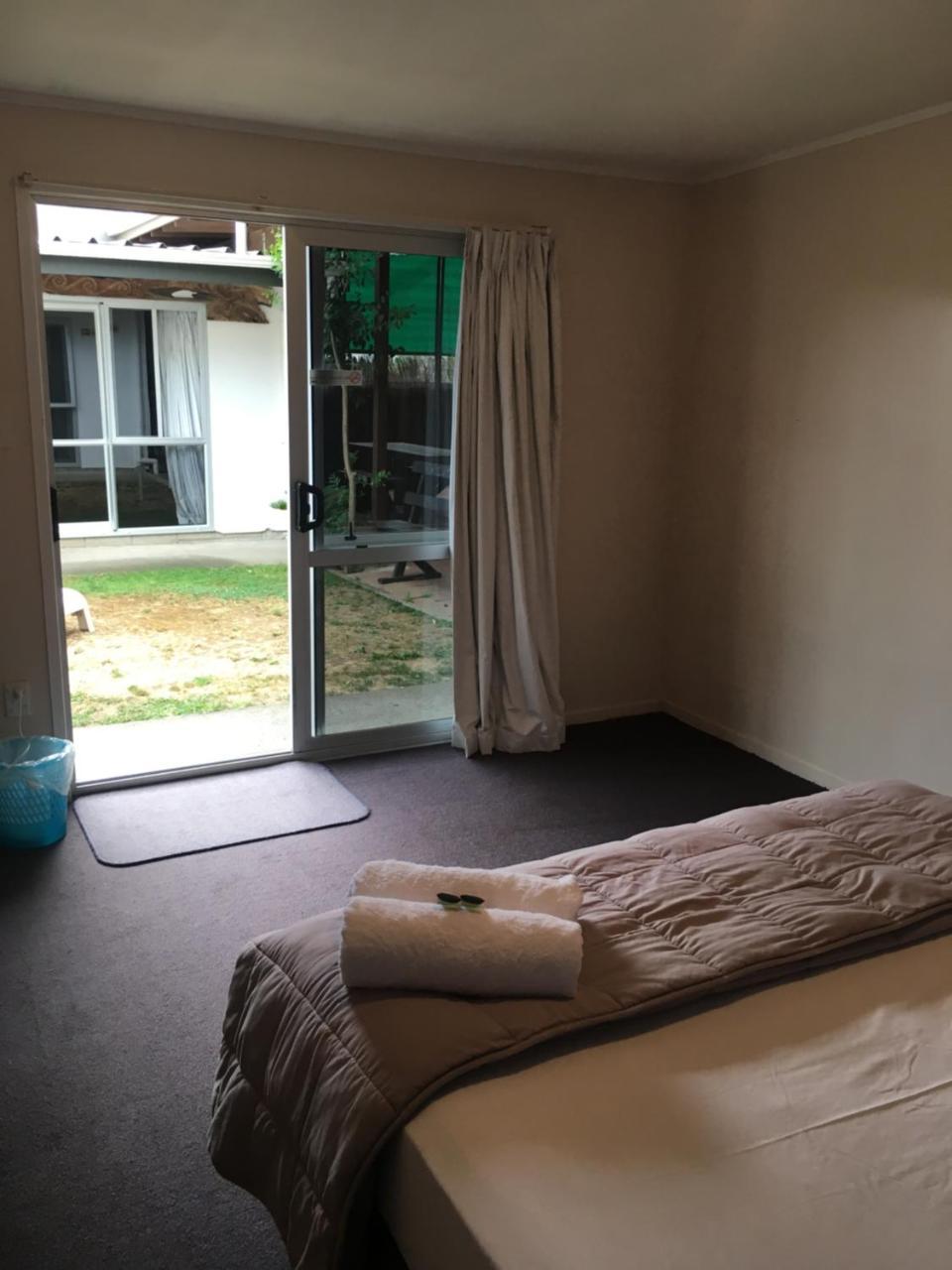 Beachcomber Lodge & Backpacker Kaitaia Buitenkant foto